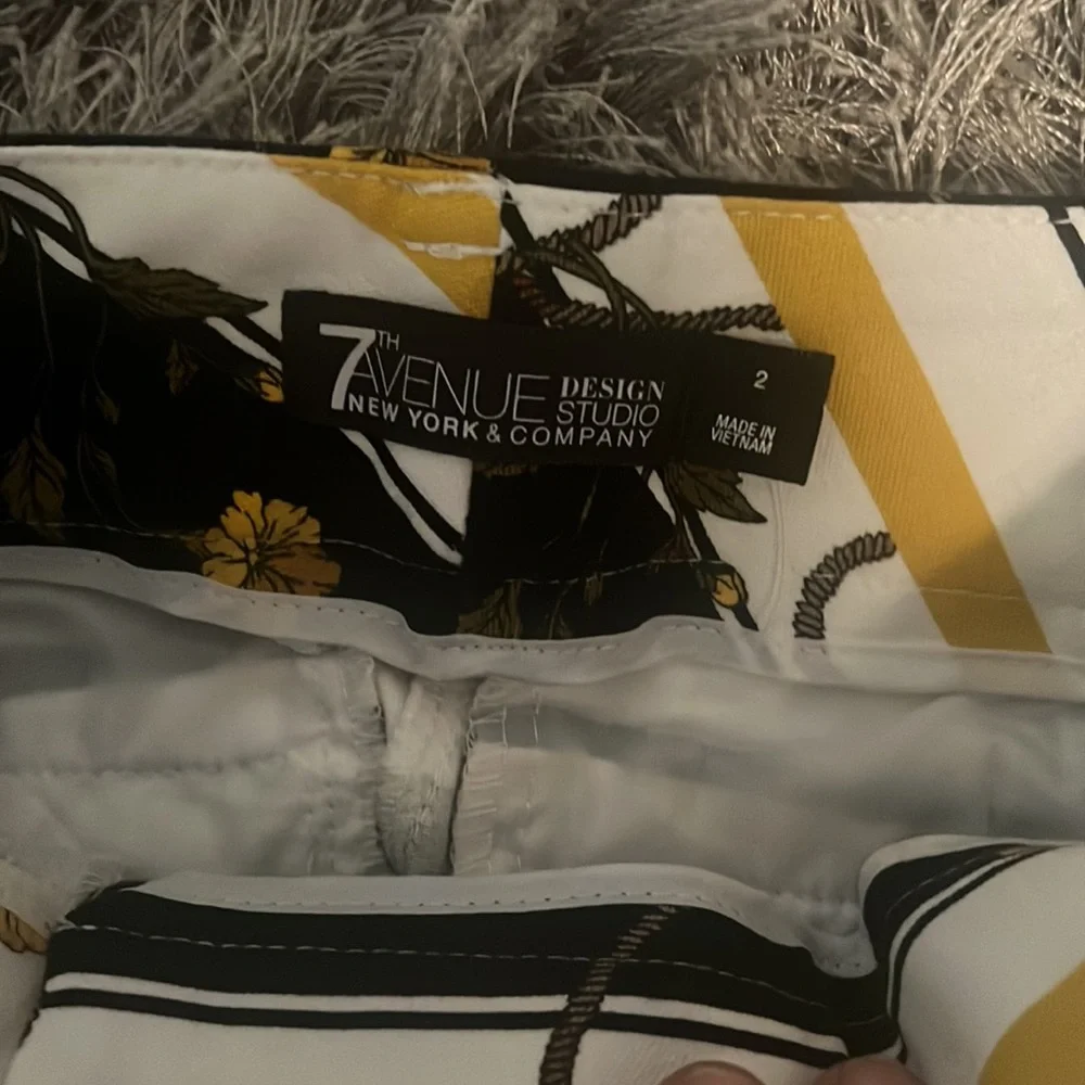 Capris - Picture 3 of 5